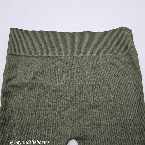 Bozzolo Women's Olive Green Ribbed Nylon Biker Shorts Size S/M - Picture 2 of 8